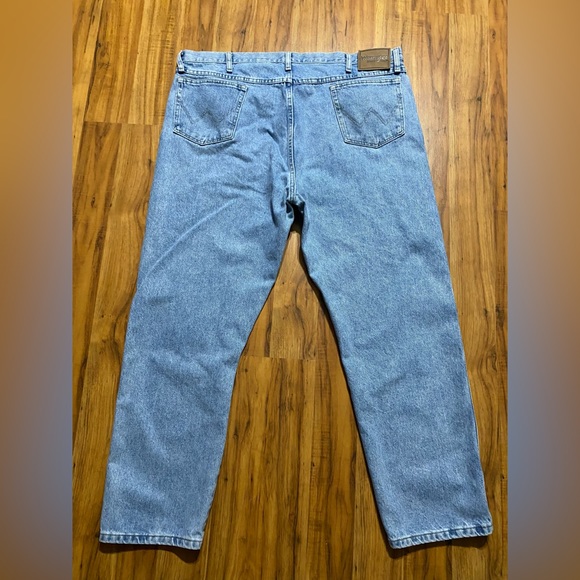 Wrangler Men’s Rugged Wear 5 Pocket Cotton Straight Leg Jeans Size 44 X 30 - Picture 2 of 15